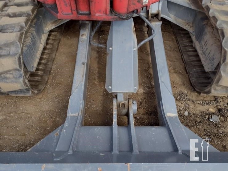 2023-takeuchi-tb280fr-image-21