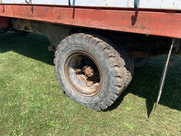 1958-ford-single-axle-grain-truck-image-12