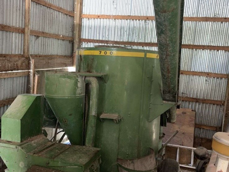 john-deere-700-image-4