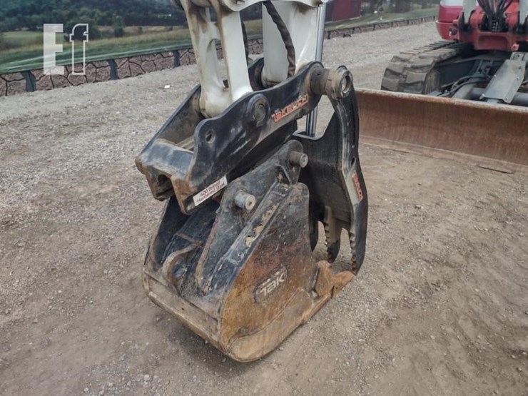 2022-takeuchi-tb290-image-16