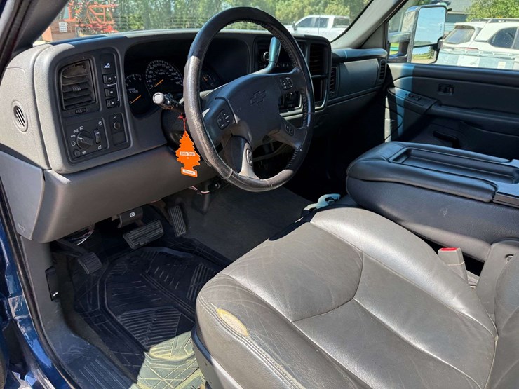 2005-chevrolet-2500-image-37