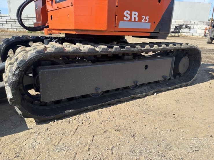 kubota-sr25-hydraulic-excavator-image-18