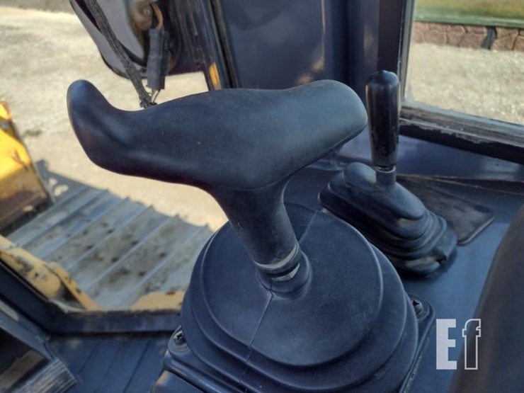 2012-deere-700j-lt-image-10