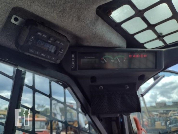 2020-deere-325g-image-7