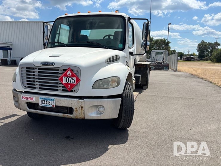 2006-freightliner-business-class-(dr12083)-image-21