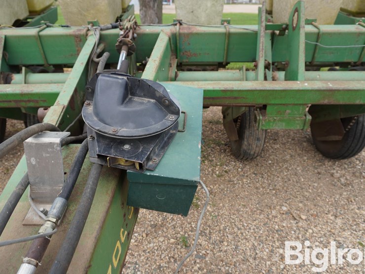 john-deere-7000-image-16