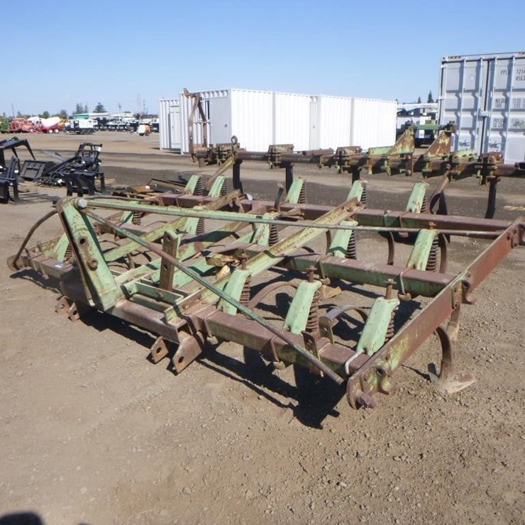 JOHN DEERE 110