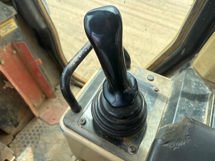 2002-caterpillar-973c-image-27