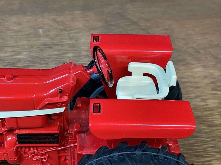 1/16-farmall-706-firestone-nib-ertl-image-14