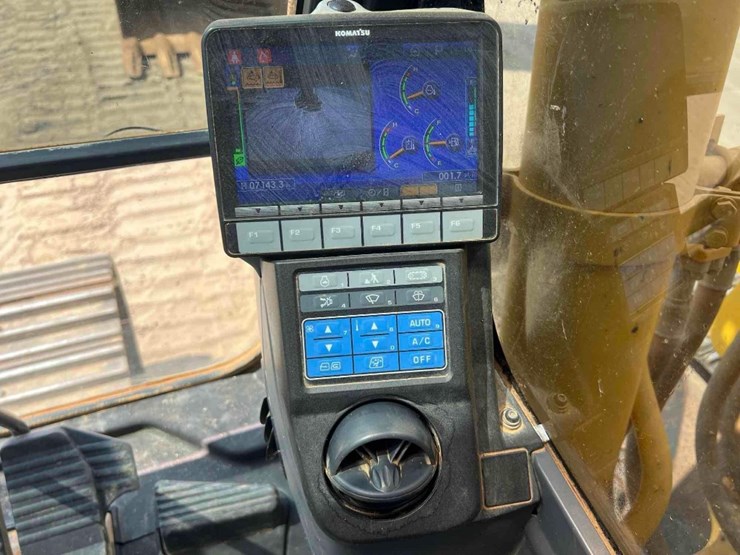 2018-komatsu-pc360-lc-11-image-39