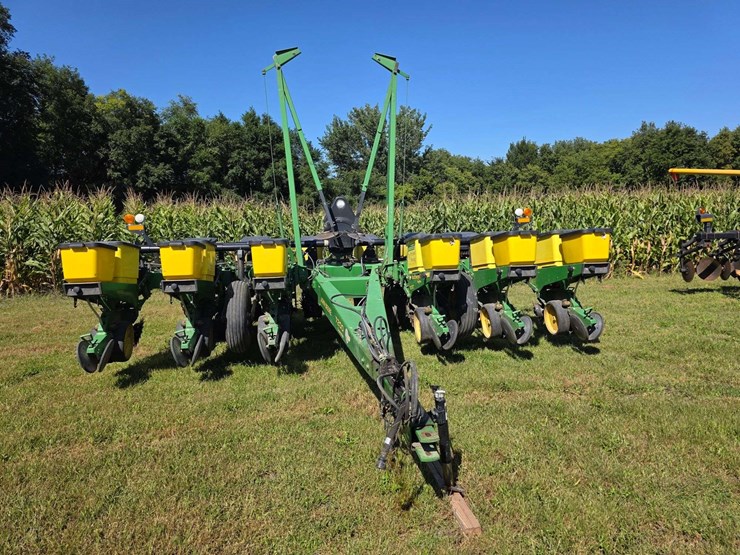 john-deere-7200-image-3