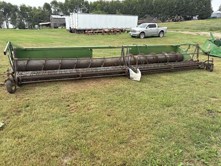 john-deere-224-image-2