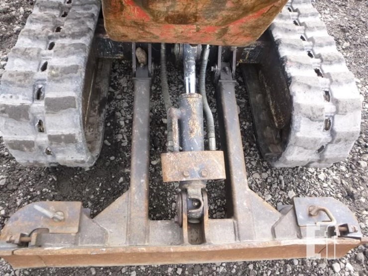 2016-kubota-k008-3-image-16