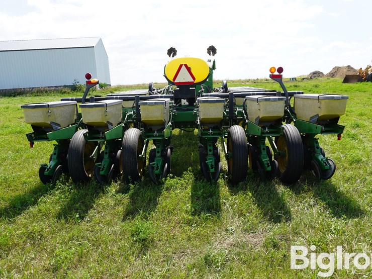 john-deere-7200-image-6
