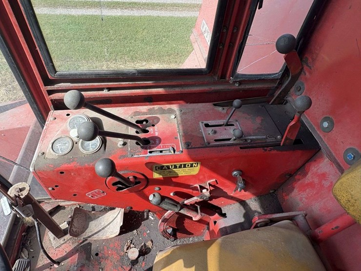 massey-ferguson-205-image-30