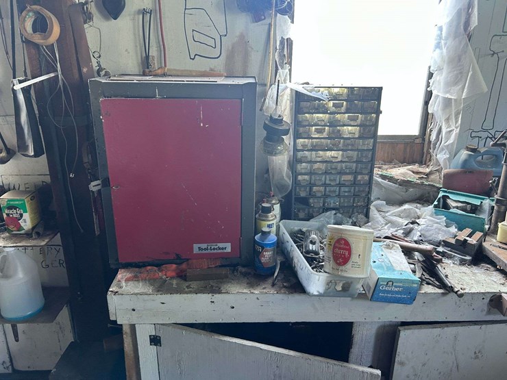 contents-of-garage-on-907-n.-870-st.-e.-image-9