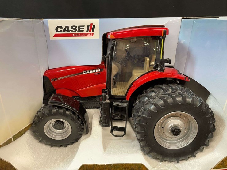 1/16-case-ih-puma-210-collector-nib-ertl-image-7