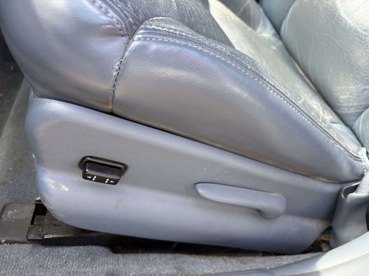 1999-buick-regal-ls-4-door,-3.8l-v6,-215/70r15-tires-on-alloy-wheels,-leather,-power-driver-seat,-am-image-14