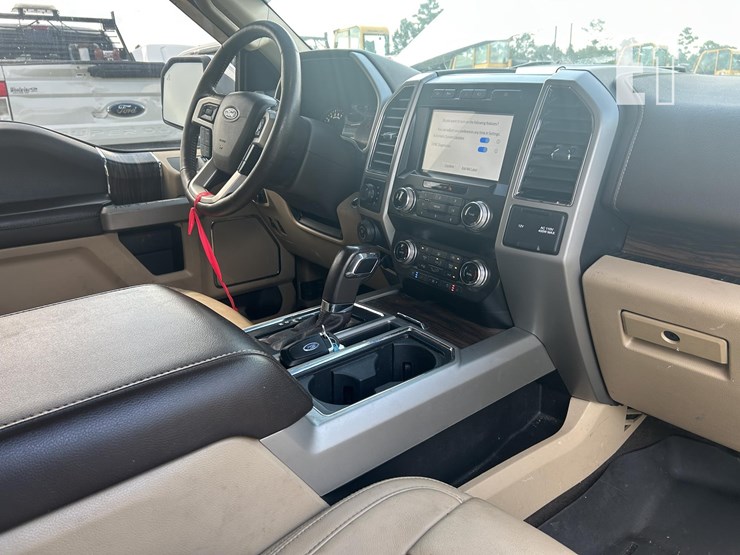 2020-ford-f150-image-34