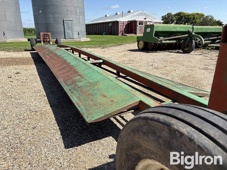 kuhn-30'-grain-drill-transport-image-11