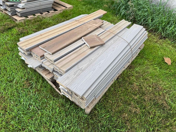 pallet-of-short-composite-decking-image-1