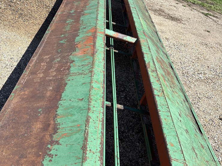 kuhn-30'-grain-drill-transport-image-14