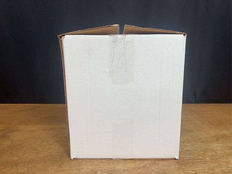 1/24-mf-9895-combine-2006-product-launch-nib-sm-image-33