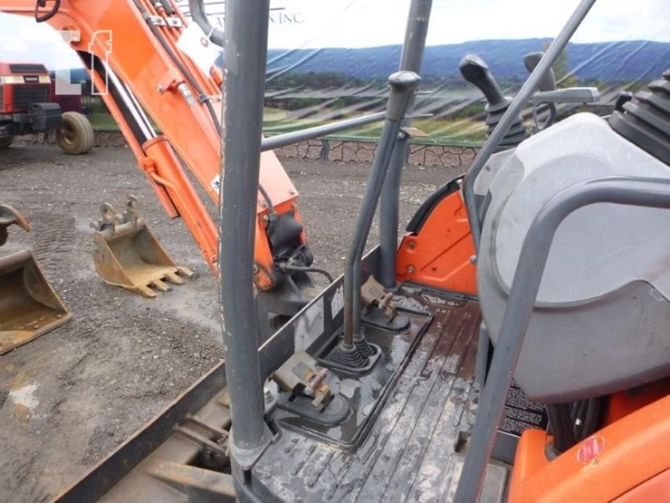2016-kubota-u25-image-11
