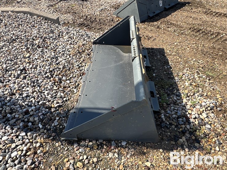 bobcat-74”-heavy-duty-skid-steer-bucket-image-8