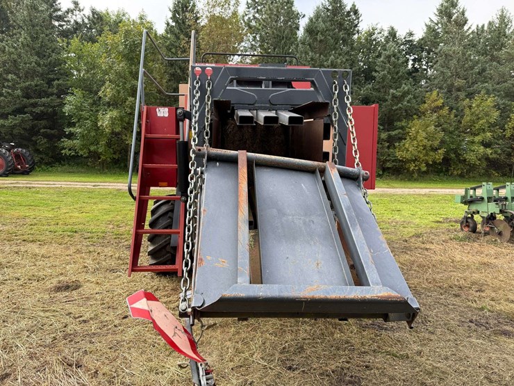 new-holland-590-image-7