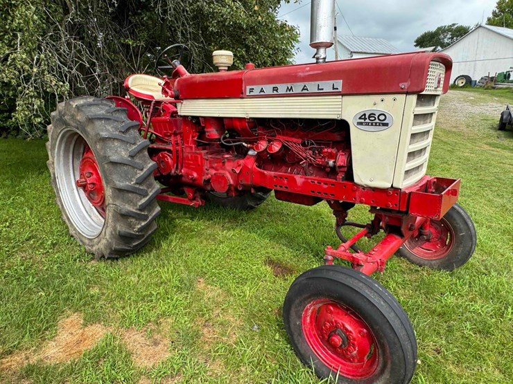 ih-460-tractor-image-2