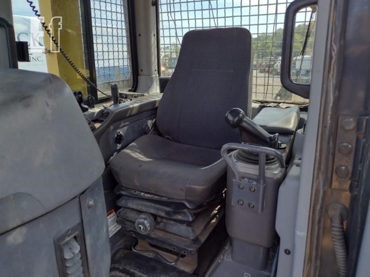 2004-komatsu-d65ex-15-image-15