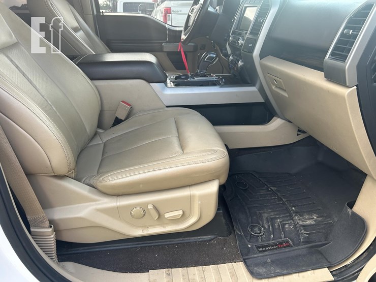2020-ford-f150-image-32