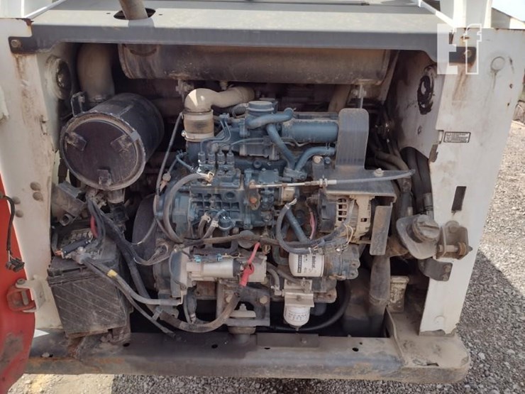 2012-bobcat-s650-image-24