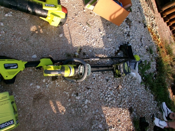 ryobi-cordless-weed-eater-&-hedge-trimmer-image-1