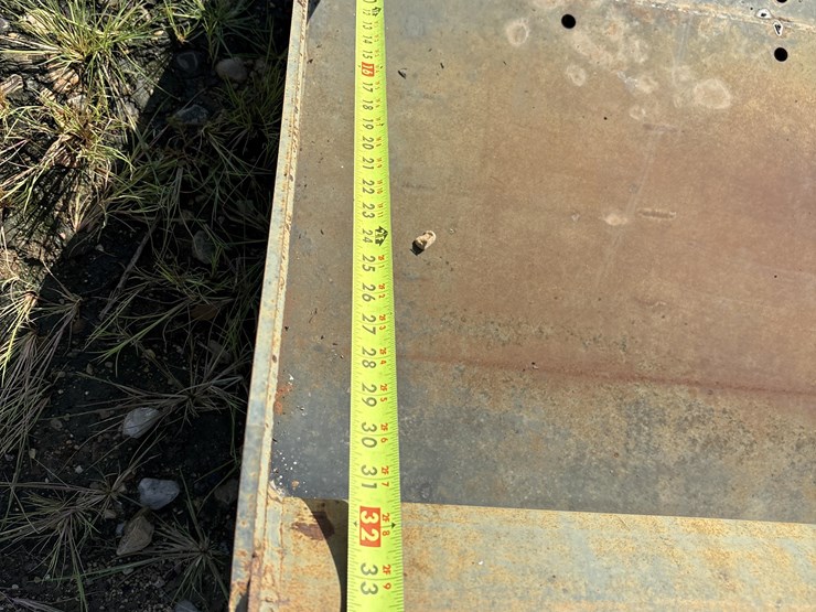 bobcat-68”-heavy-duty-skid-steer-bucket-image-13