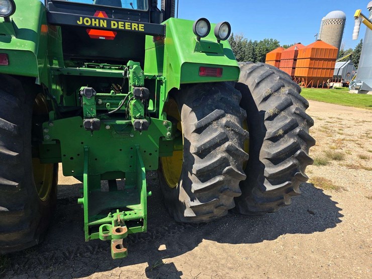 1989-john-deere-8760-image-47