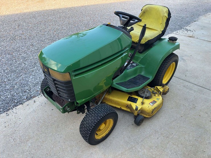 john-deere-235-image-2