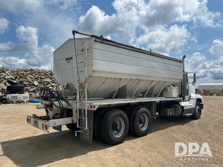 2000-freightliner-dry-tender-truck-(mn1096,-unit-369)-image-6