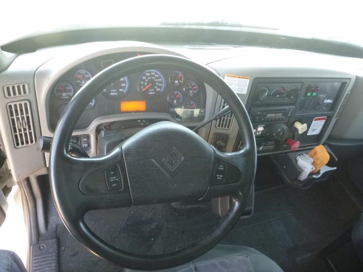 2011-international-4300-image-26