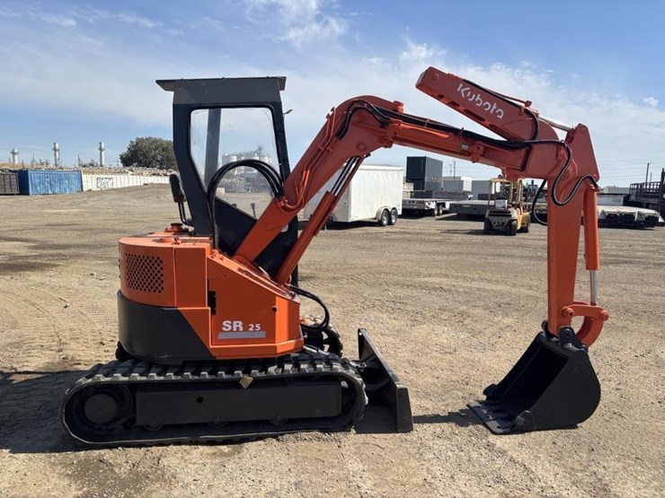 kubota-sr25-hydraulic-excavator-image-7
