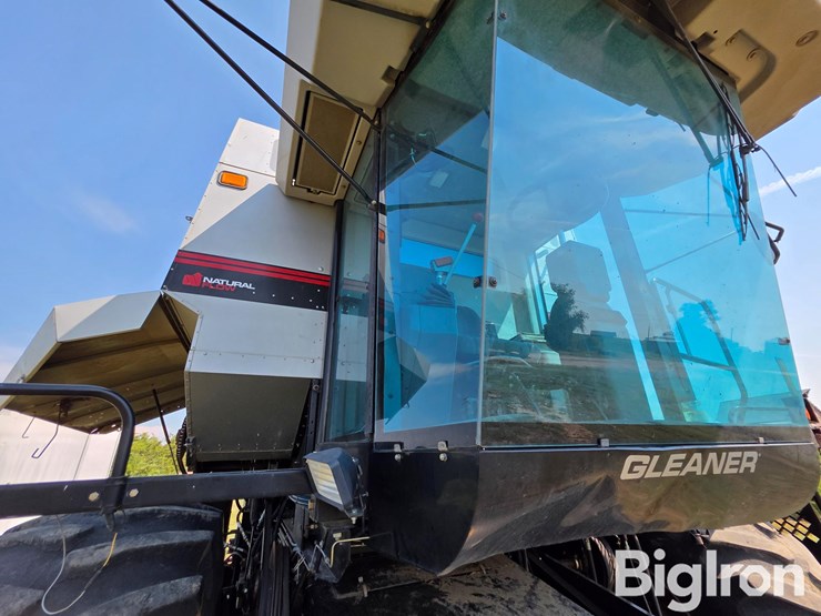 2002-gleaner-r62-image-10