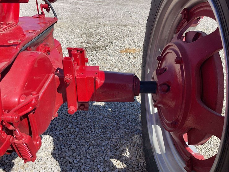1950-ih-farmall-m-image-11