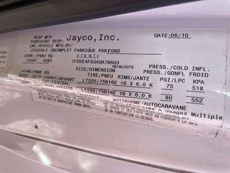 2010-ford-e450-image-40
