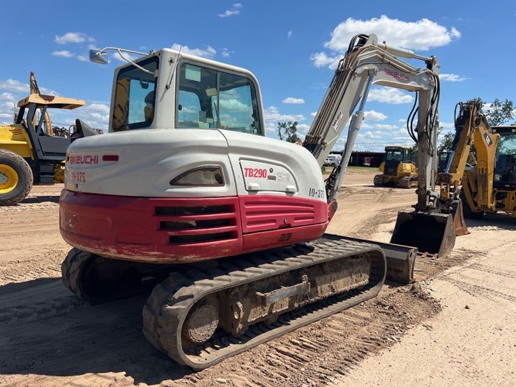 2016-takeuchi-tb290-image-4