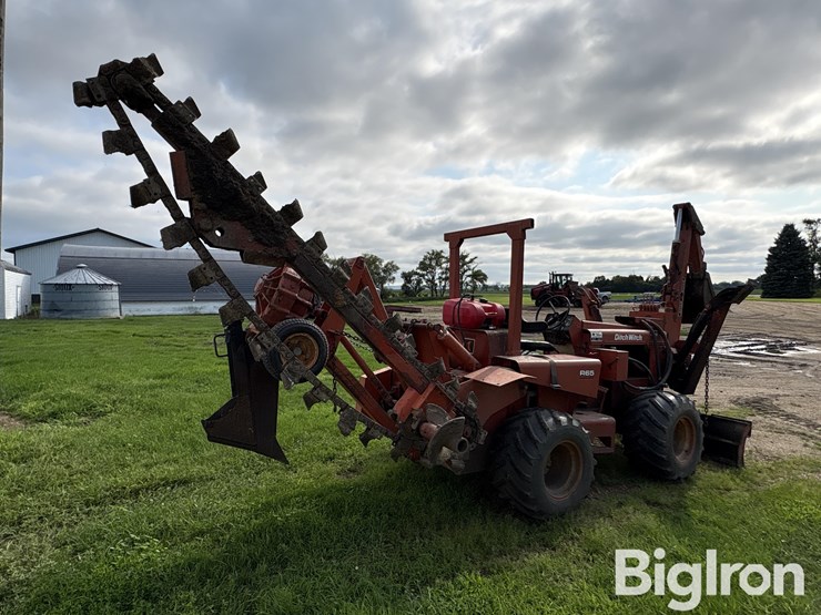 ditch-witch-r65-image-5