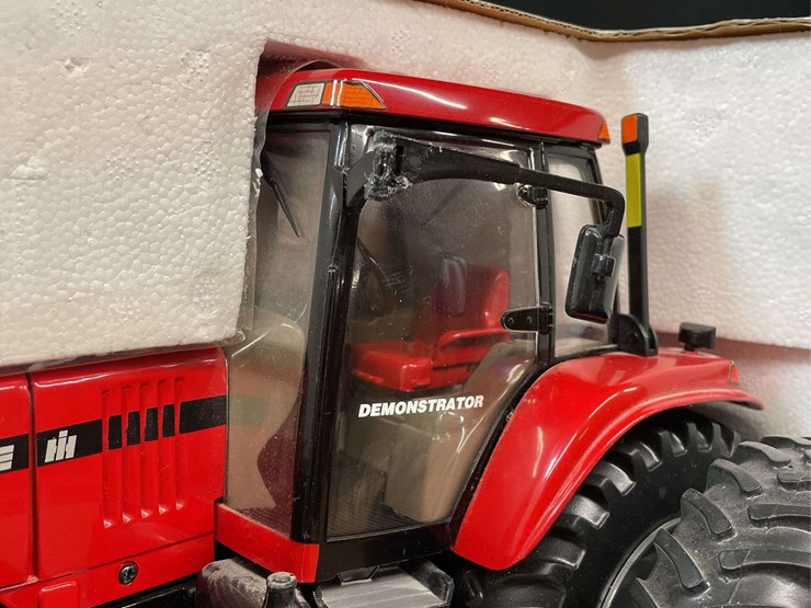 1/16-case-ih-magnum-mx285-collector-nib-ertl-image-14