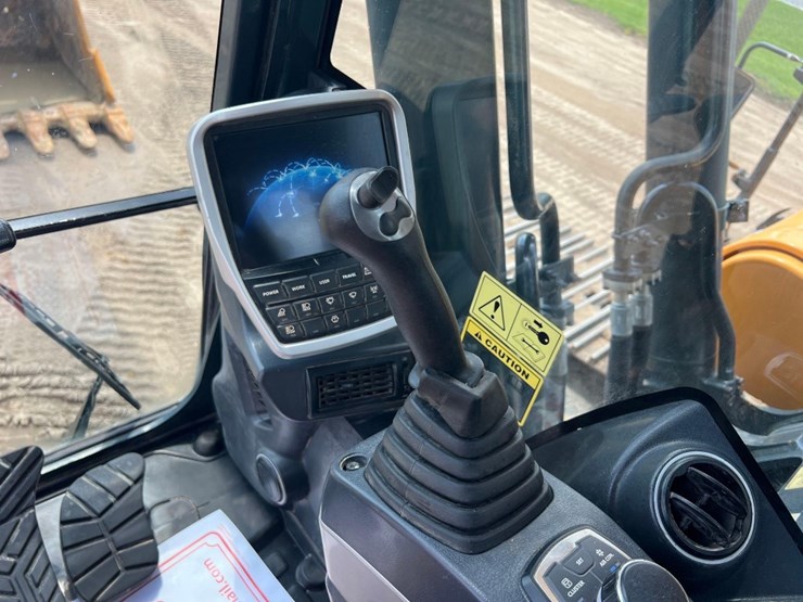 2019-hyundai-hx300l-image-40
