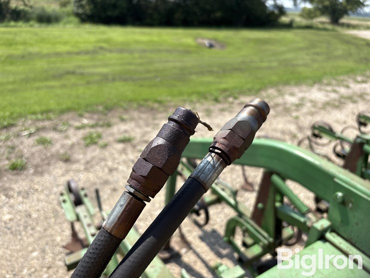 john-deere-845-image-11