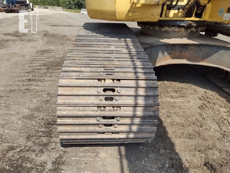 2011-komatsu-pc228us-lc-8-image-31